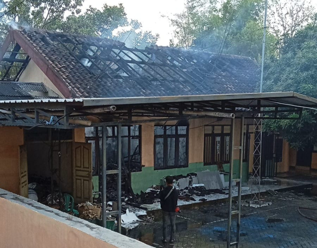Kantor Dinsos Magetan Terbakar, Sejumlah Stok Kursi Roda Lumat