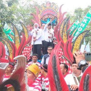 Daftar ke KPU, Cagub – Cawagub Khofifah-Emil Dardak Janjikan Jatim Berkah dan Amanah