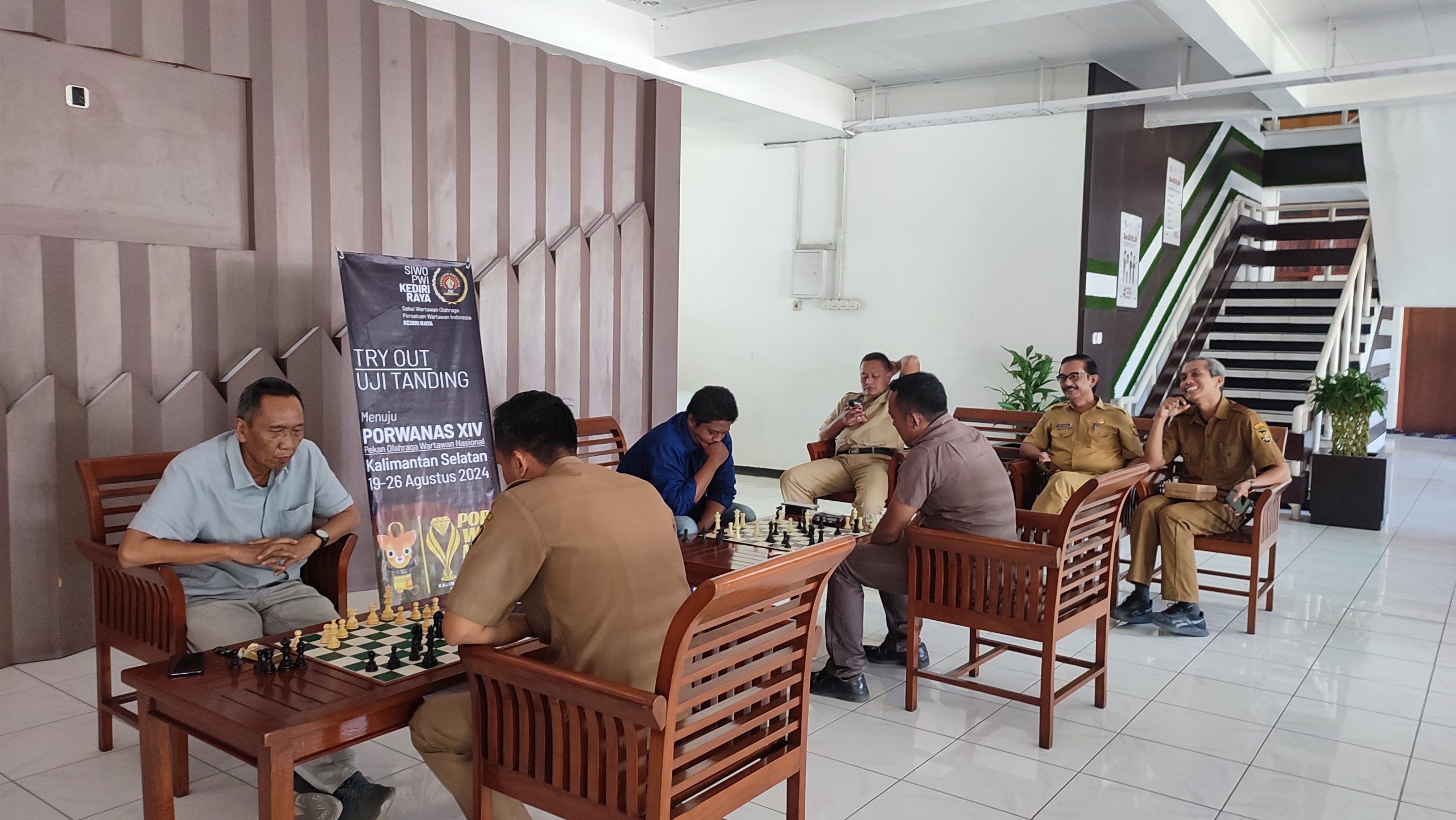 Wartawan PWI Kediri Raya Tantang Puluhan Pejabat Pemkot