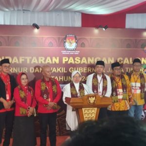 Daftar Ke KPU Malam Jumat, Tri Rismaharini-Gus Hans Akhirnya Ikut Ramaikan Pilgub Jatim Daftar Ke KPU Malam Jumat, Tri Rismaharini-Gus Hans Akhirnya Ikut Ramaikan Pilgub Jatim