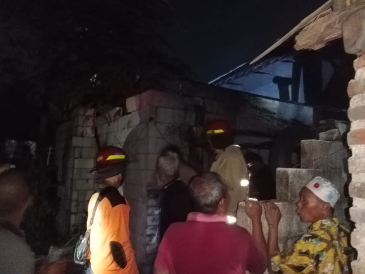 Ditinggal Nonton Karnaval, Rumah Atim Ludes Terbakar