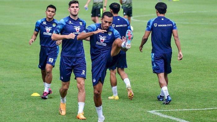 Duel Jawara Persib Vs PSBS Biak Buka Liga 1 2024-2025  Malam Ini