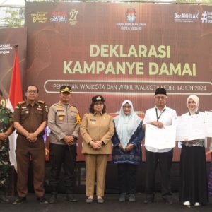 KPU Kota Kediri Gelar Deklarasi Kampanye Damai Pilkada 2024, Puluhan Walpri Dikerahkan untuk Jamin Keamanan KPU Kota Kediri Gelar Deklarasi Kampanye Damai Pilkada 2024, Puluhan Walpri Dikerahkan untuk Jamin Keamanan