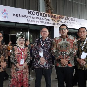 Pj. Sekdaprov Jatim Imbau ASN Junjung Tinggi Netralitas dan Tidak Terlibat Politik Pj. Sekdaprov Jatim Imbau ASN Junjung Tinggi Netralitas dan Tidak Terlibat Politik