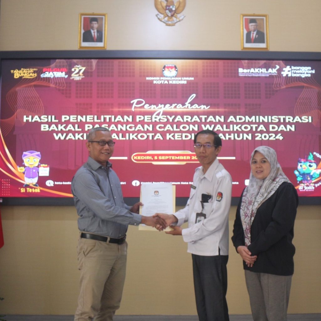 KPU Kota Kediri Serahkan Hasil Penelitian Persyaratan Administrasi Bapaslon Wali Kota dan Wakil Wali Kota
