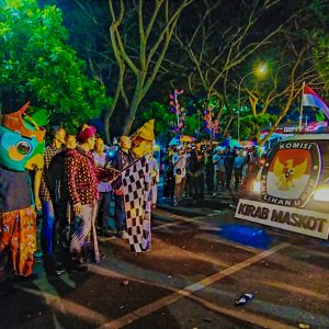 Si Jali dan Si Nara Singa di Kirab KPU Kabupaten Kediri, Bakal Sambangi 26 Kecamatan
