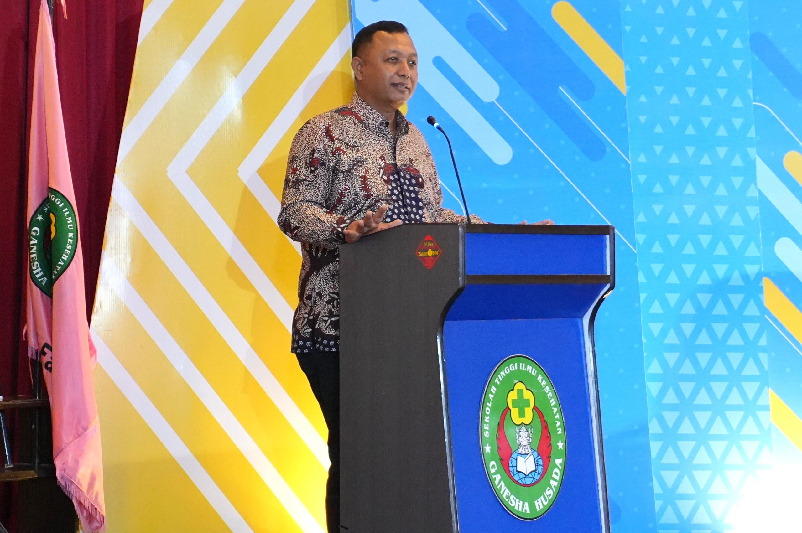 Pjs Bupati Kediri Beri Pesan Khusus kepada Wisudawan STIKes Ganesha Husada