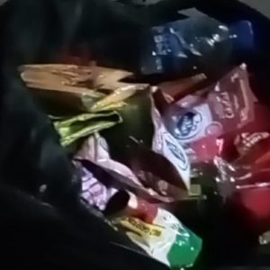 Tergiur Upah Rp. 100 Ribu, Dua Bocah Usia SMP Tertangkap Mencuri Jajanan Tergiur Upah Rp. 100 Ribu, Dua Bocah Usia SMP Tertangkap Mencuri Jajanan