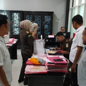 Kejati Sulteng Terima Pelimpahan 3 Tersangka Narkoba dari Polda Sulteng Kejati Sulteng Terima Pelimpahan 3 Tersangka Narkoba dari Polda Sulteng