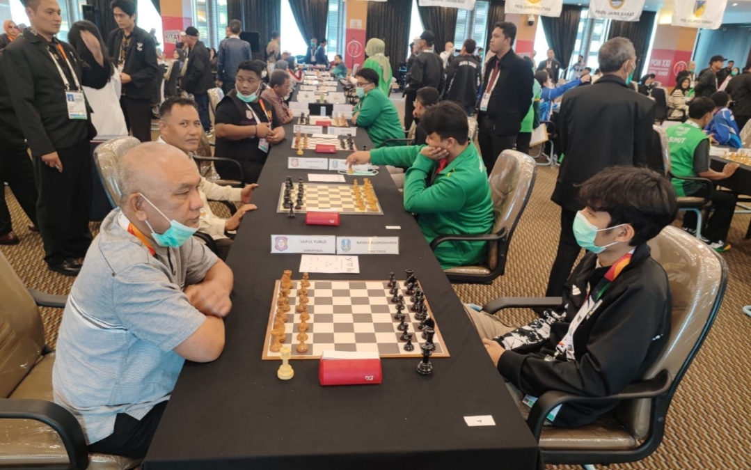 Catur Cepat Beregu Putra Sumbang Emas, Beregu Putri Perunggu