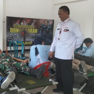 Peringati Hari TNI Ke 79/2024,  Anggota Kodim 0805 Ngawi Lakukan Donor Darah