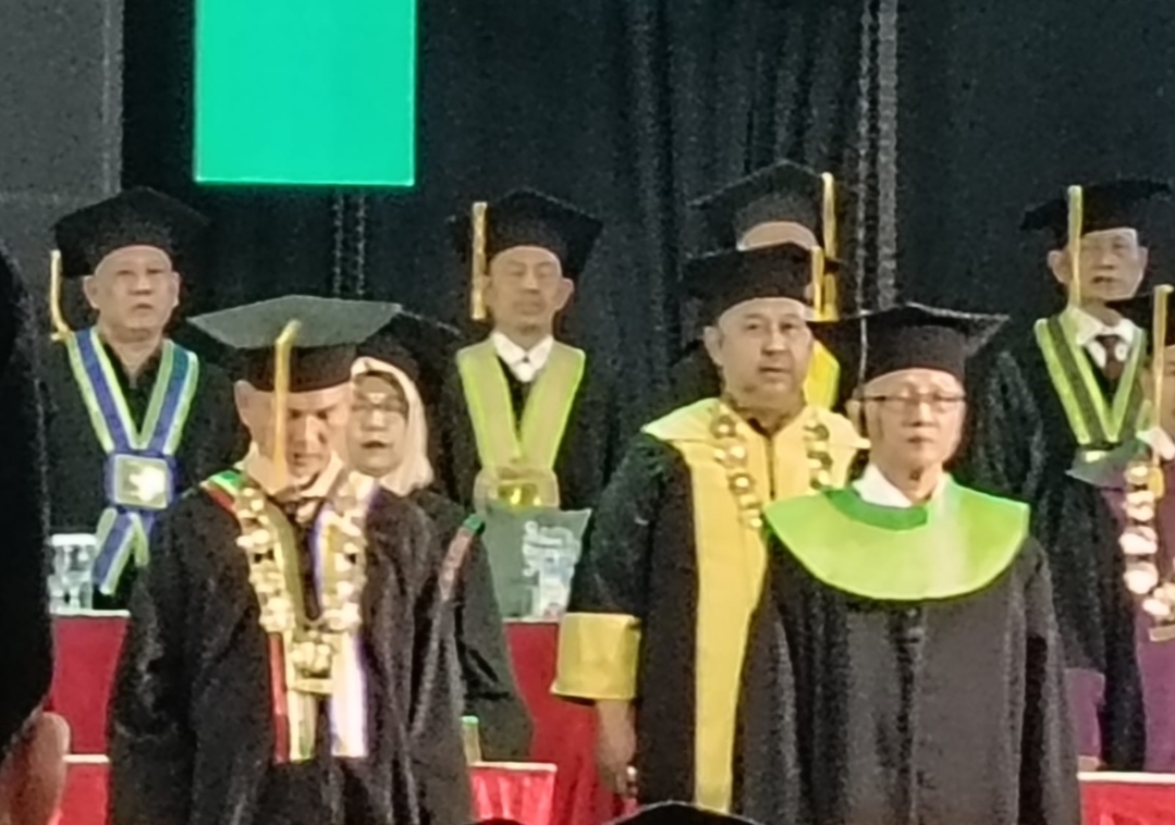 Metode Pembelajaran Bahasa Arab Terintegrasi Antarkan M Naser Doktor Honoris Causa