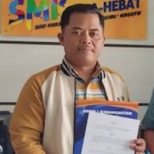 Mbah Dung dan Ustadz Naser: Pelopor Pembelajaran Bahasa Arab di Madrasatul Alsun