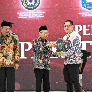 Pemprov Jatim Raih Paritrana Award 2024 Kategori Terbaik Inovasi Se Jawa-Bali
