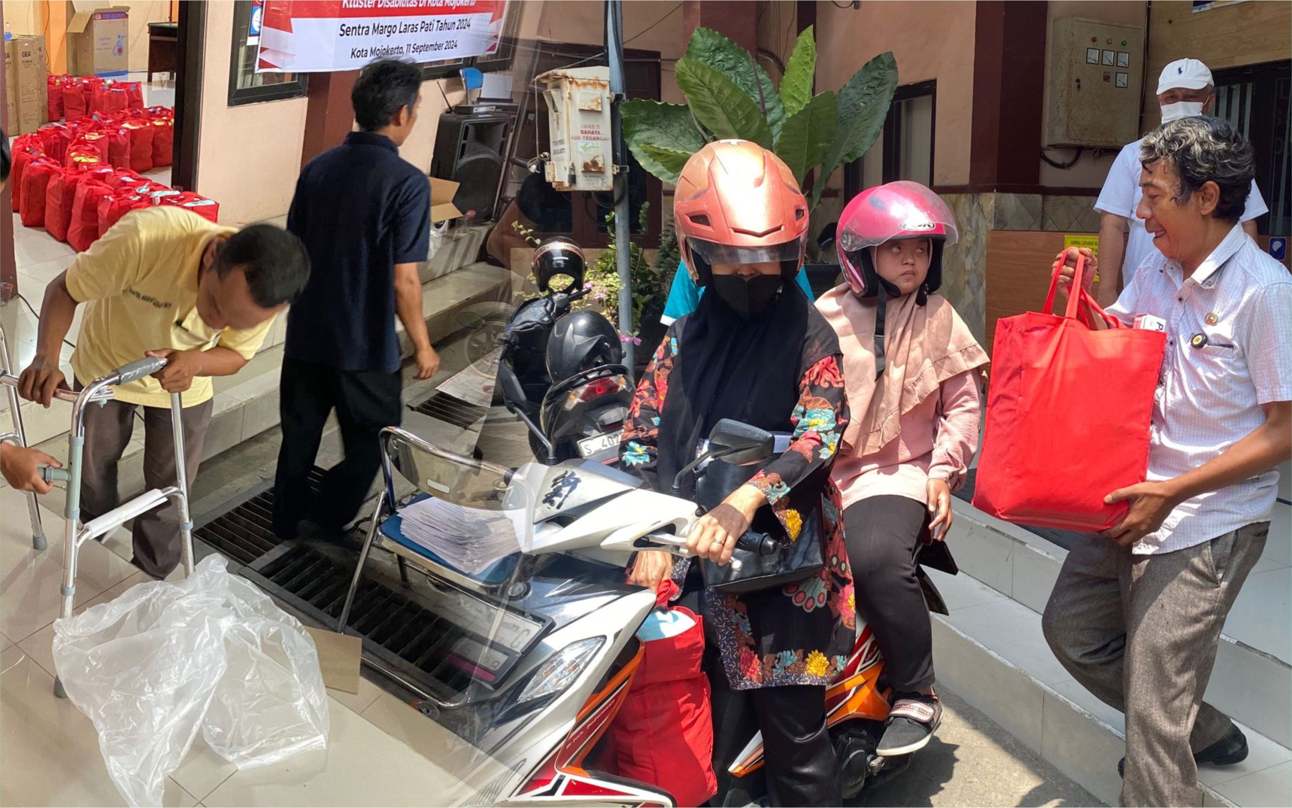 Pemkot Mojokerto Salurkan Bansos Pada 115 Difabel Kurang Mampu
