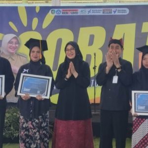 Bupati Banyuwangi Ipuk Fiestiandani Lepas Wisuda Program Sobat Angkatan I Tahun 2024