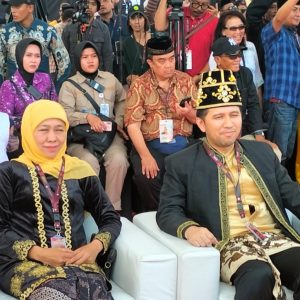 Terbaru Survei Indikator Politik Indonesia: Khofifah-Emil 61,2%, Risma-Gus Hans 26%, Luluk-Lukman 2,2% Terbaru Survei Indikator Politik Indonesia: Khofifah-Emil 61,2%, Risma-Gus Hans 26%, Luluk-Lukman 2,2%