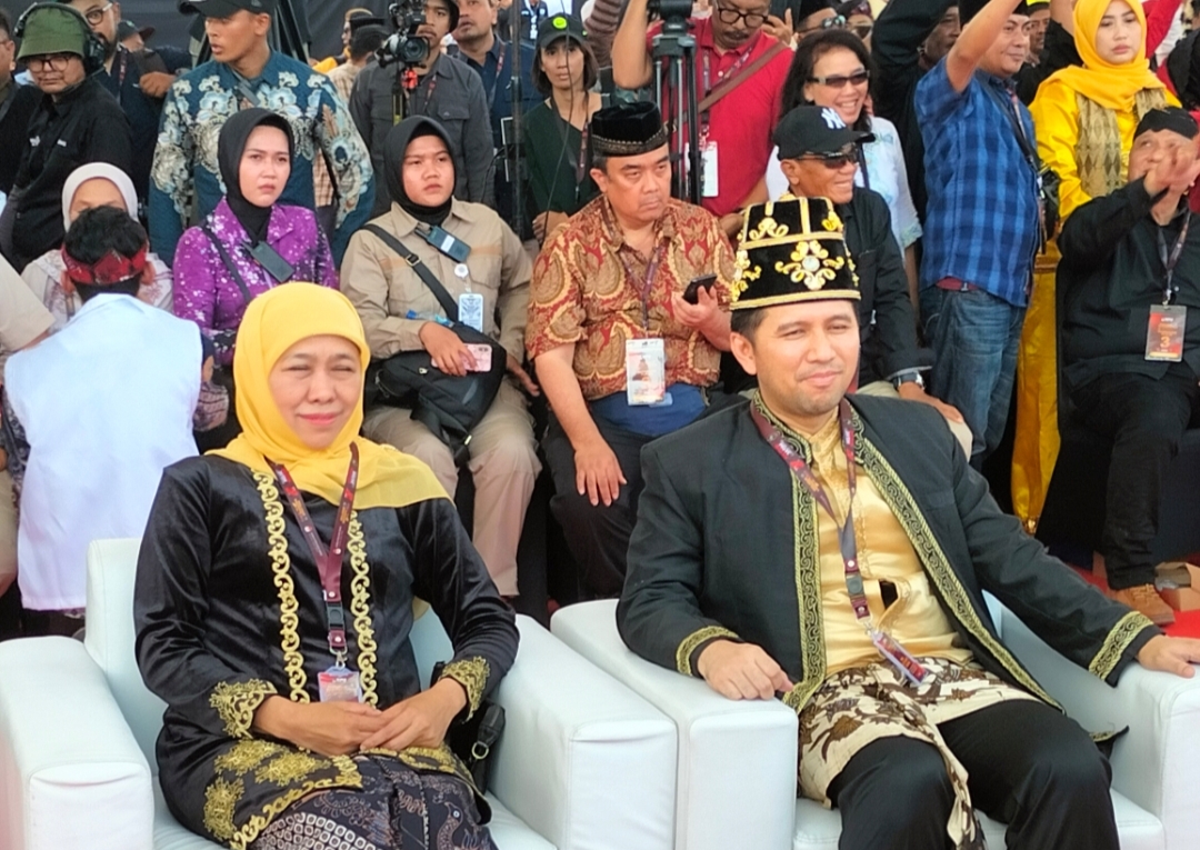 Terbaru Survei Indikator Politik Indonesia: Khofifah-Emil 61,2%, Risma-Gus Hans 26%, Luluk-Lukman 2,2%