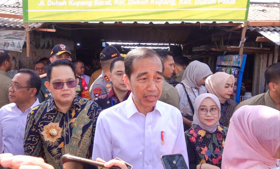 Presiden RI dan Pj.Gubernur Adhy Karyono Tinjau Pasar Dukuh Kupang Surabaya