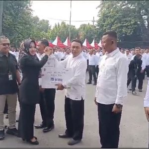 Bupati Ikfina Jamin Keselamatan Ribuan Anggota BPD Dengan BPJS Ketenagakerjaan Bupati Ikfina Jamin Keselamatan Ribuan Anggota BPD Dengan BPJS Ketenagakerjaan