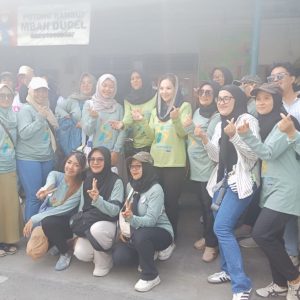 Pasangan FREN Kunjungi Warga Pakunden dalam Peringatan Hari Santri Nasional