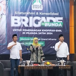 Khofifah Gubernur Terbaik di Indonesia & Terbanyak Raih Penghargaan Khofifah Gubernur Terbaik di Indonesia & Terbanyak Raih Penghargaan
