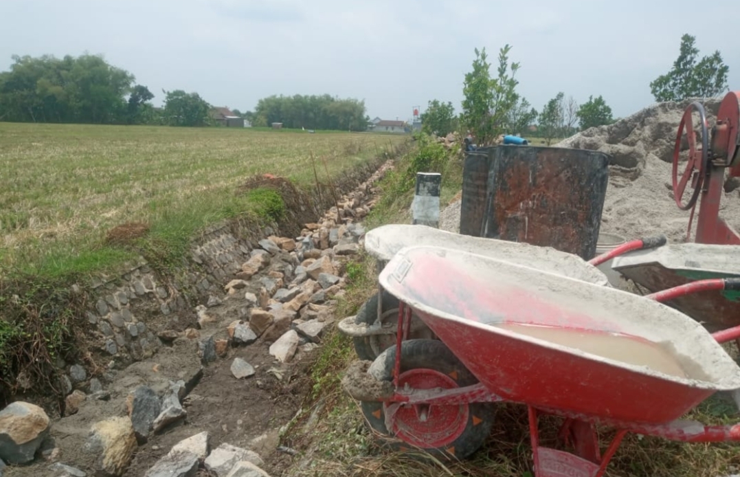 Proyek Hippa Desa Metesih Jawab Kebutuhan Irigasi Petani