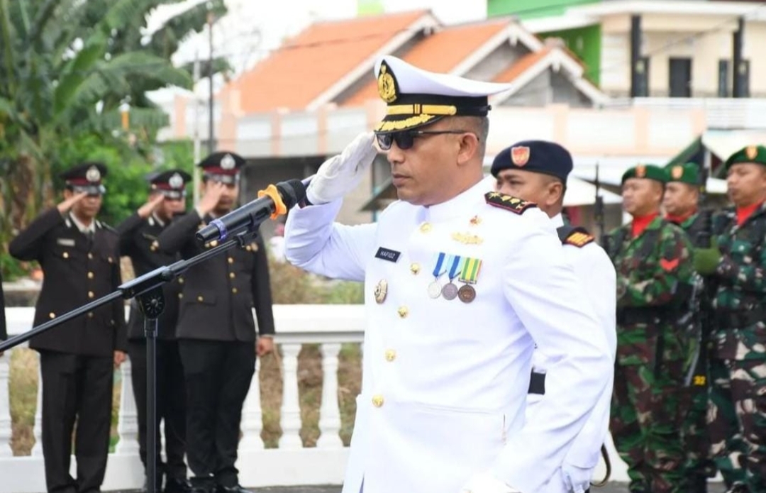 HUT ke – 79 TNI, Danlanal Banyuwangi Pimpin Ziarah Nasional di TMP Wisma Raga Satria Laut Pasukan ALRI 0032