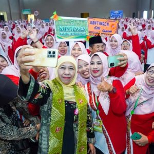 Khofifah Ajak Guru Raudlatul Athfal Tetap Ajarkan Generasi Alfa Menulis Khofifah Ajak Guru Raudlatul Athfal Tetap Ajarkan Generasi Alfa Menulis