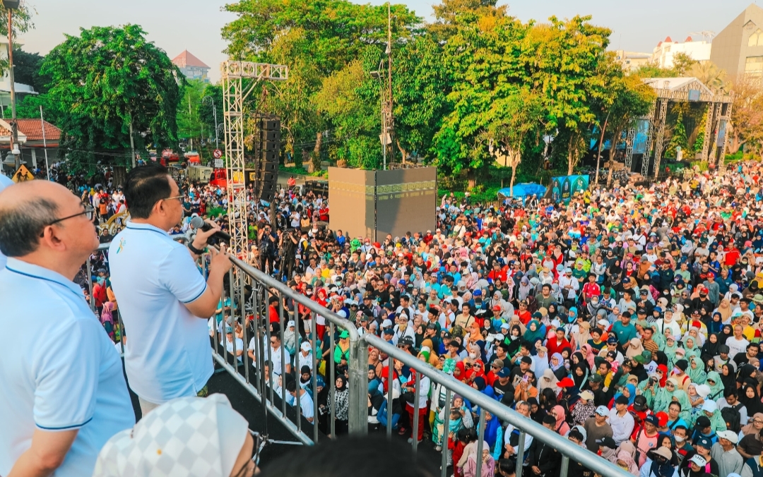 Pj. Gubernur Adhy Karyono Bersama 10.000 Peserta Ikuti Jalan Sehat Hari Santri