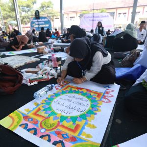 Serunya Ratusan Siswa Banyuwangi Ikuti Festival Anak Sholeh