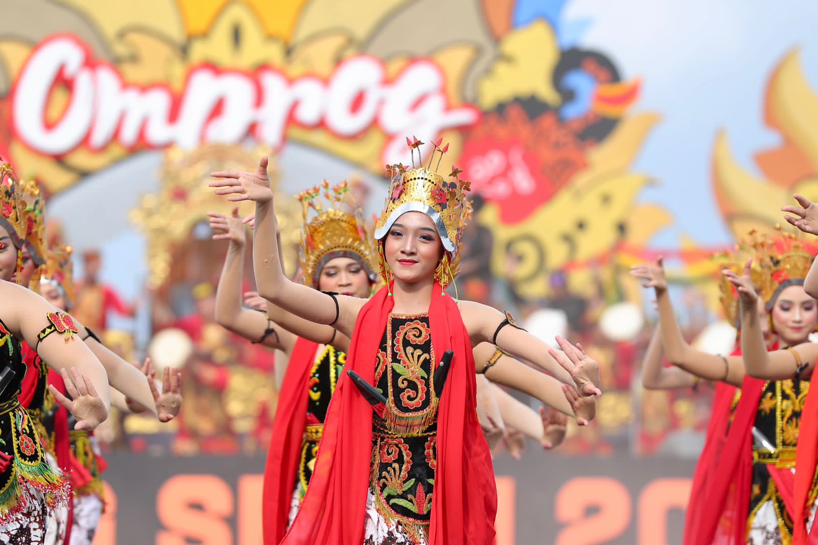 Seribu Penari Ramaikan Atraksi Kolosal Gandrung Sewu Banyuwangi