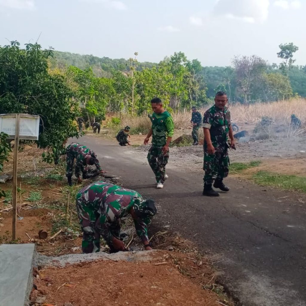 TNI dan Masyarakat Bersinergi, Kerja Bakti Sambut Penutupan TMMD ke-122 Kodim 0809/Kediri