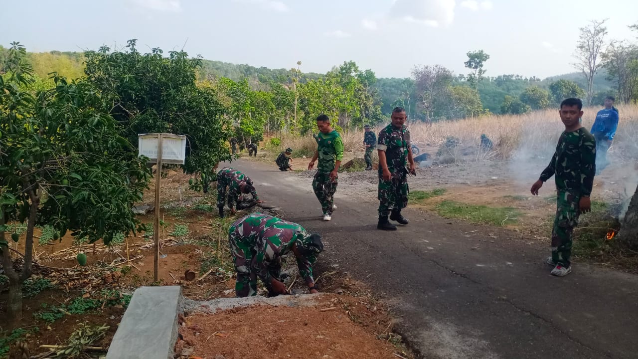 TNI dan Masyarakat Bersinergi, Kerja Bakti Sambut Penutupan TMMD ke-122 Kodim 0809/Kediri
