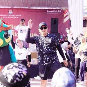 Sosialisasi Pilkada Serentak “ Kota Mojokerto Kirab Keliling Maskot Si Jali Kerto-Kerti Sosialisasi Pilkada Serentak “ Kota Mojokerto Kirab Keliling Maskot Si Jali Kerto-Kerti