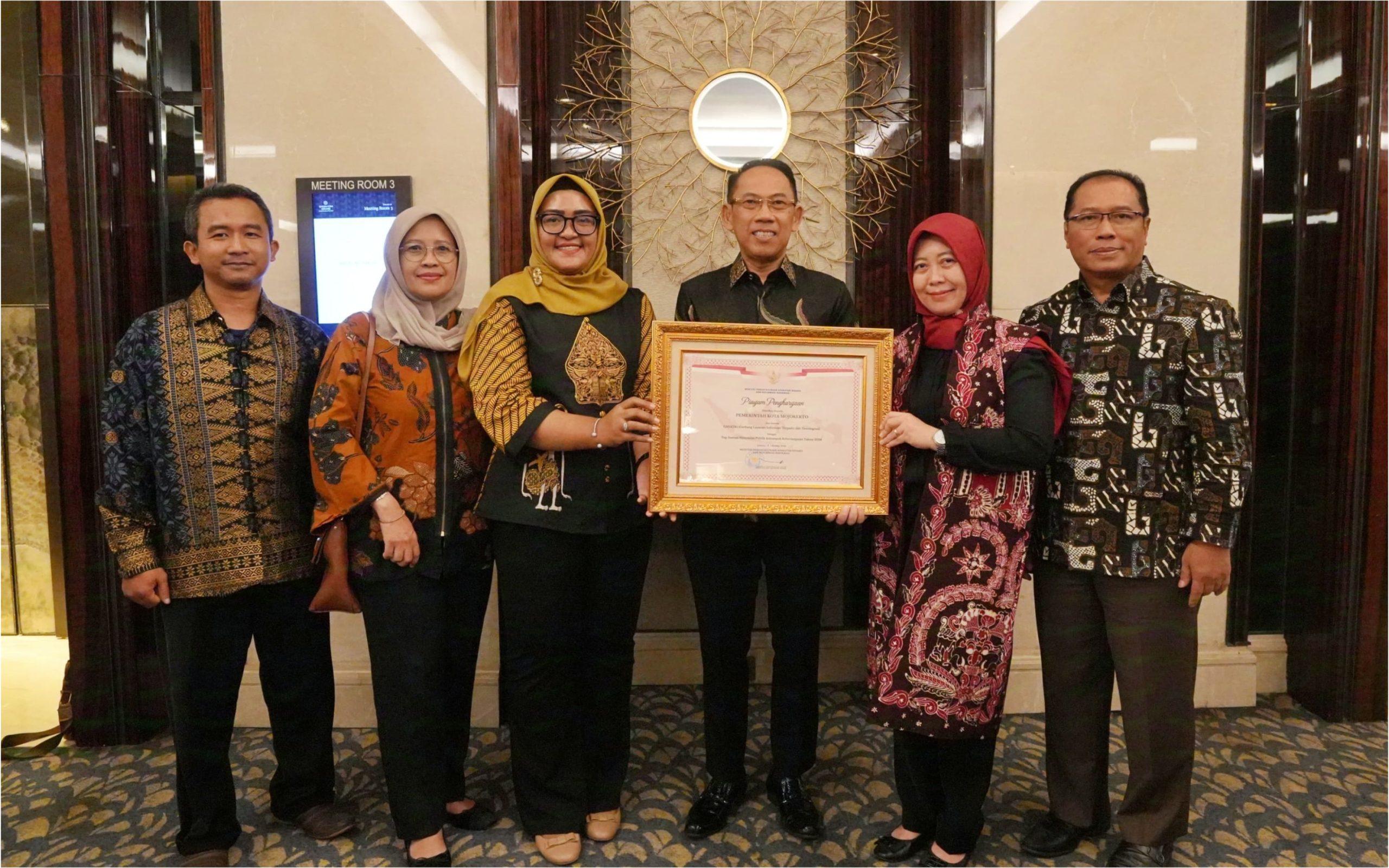 Pemkot Mojokerto Raih Penghargaan Top Inovasi Layanan Publik Dari Kemenpan RI