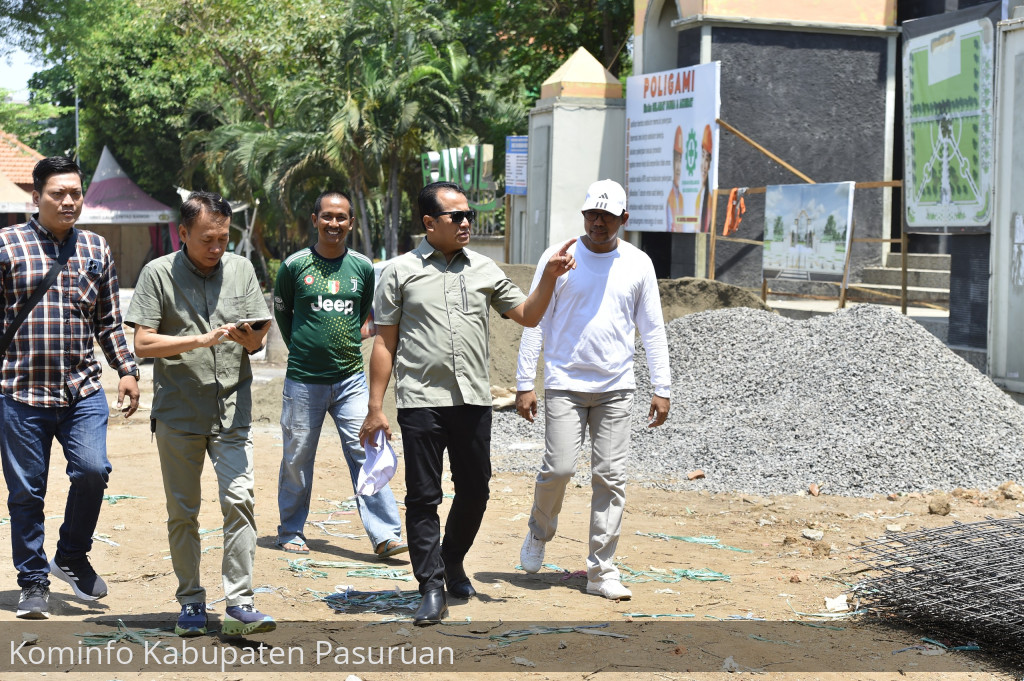 Pj Bupati Nurkholis : Alun-Alun Ini Harus Cantik Agar Masyarakat Mau Datang