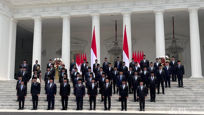 Pelantikan Menteri, Luhut Jadi Ketua Dewan Ekonomi Nasional