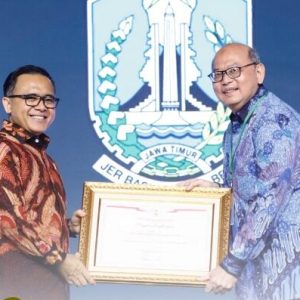 Pemprov Jatim Raih Dua Penghargaan Top Inovasi Pelayanan Publik 2024