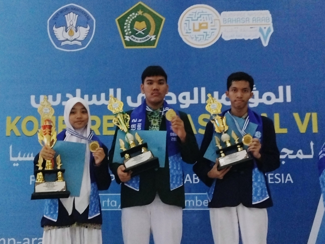 MAN Sidoarjo Borong Piala Olimpiade Bahasa Arab