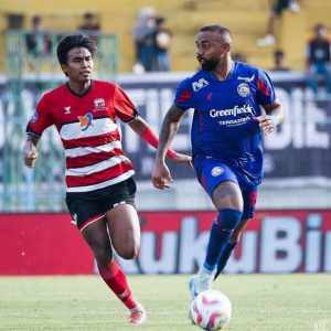 Liga l, Arema FC Curi Point Dikandang Madura United