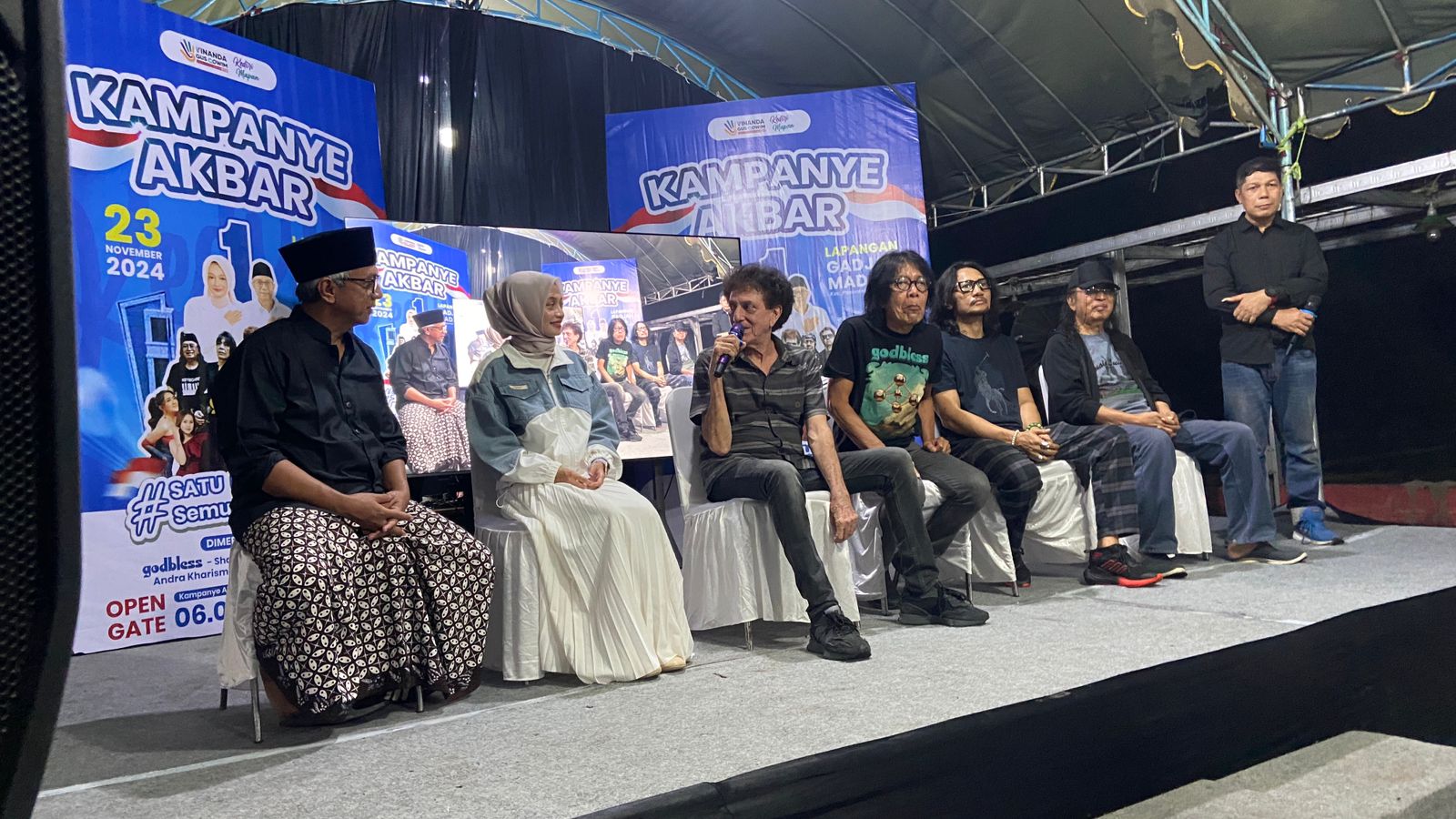 God Bless Hadir di Kampanye Vinanda-Gus Qowim di Lapangan Gajahmada