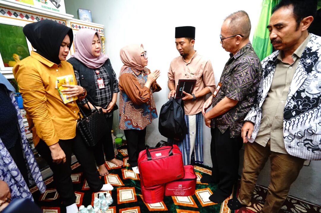 Menteri PPPA Datang di Rumah Duka Siswi Kelas 1 Madrasah Ibtidaiyah