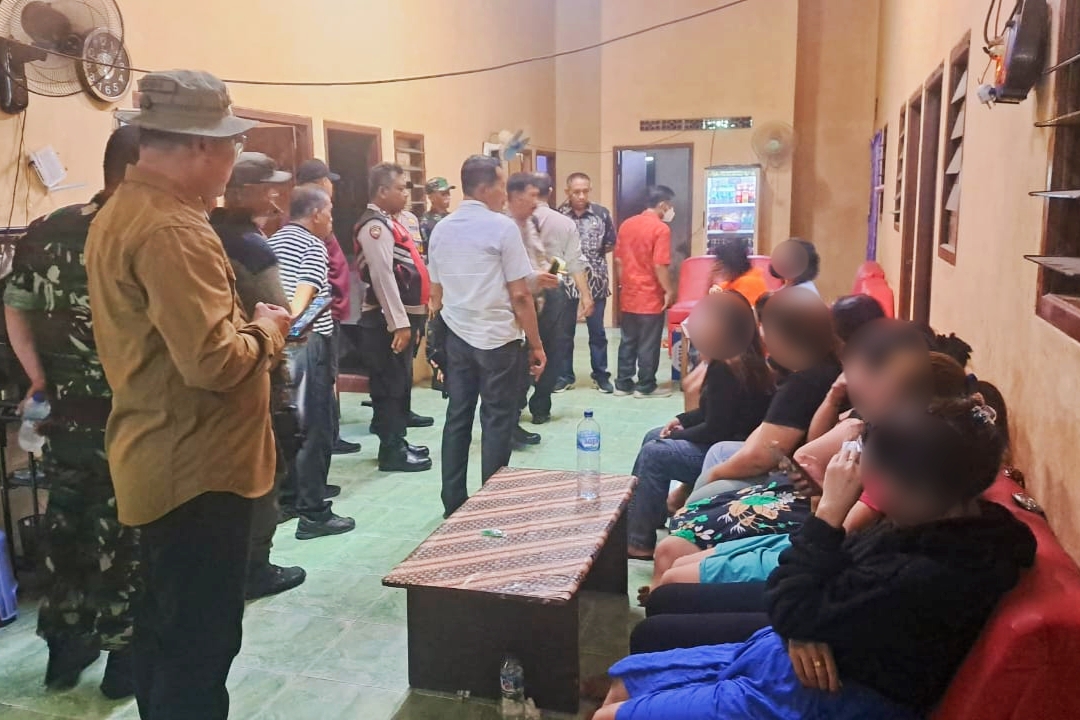 Satpol PP Surabaya Amankan 12 Wanita di Rumah Kosong Sememi