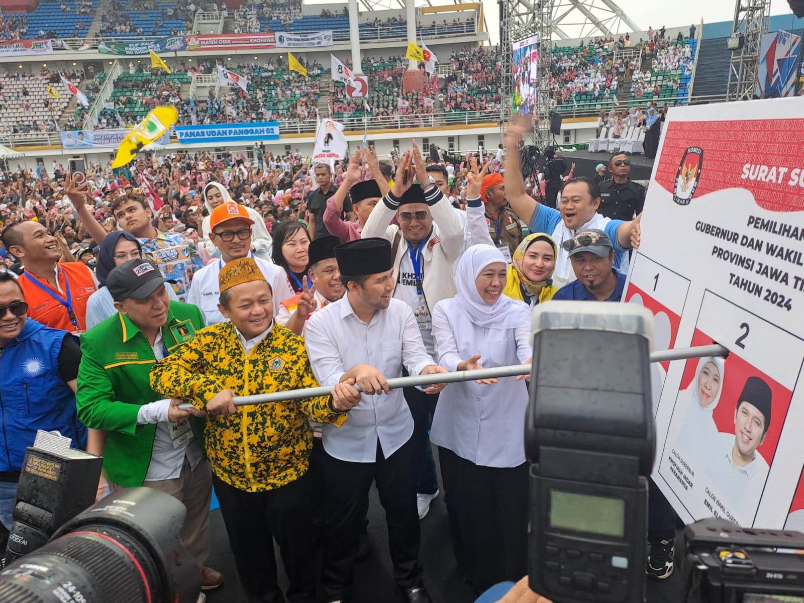 Khofifah-Emil Unggul di Pilgub Jatim