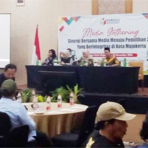 Jelang Massa Tenang Bawaslu Kota Mojokerto Tingkatkan Sinergi Dengan Awak Media Jelang Massa Tenang Bawaslu Kota Mojokerto Tingkatkan Sinergi Dengan Awak Media