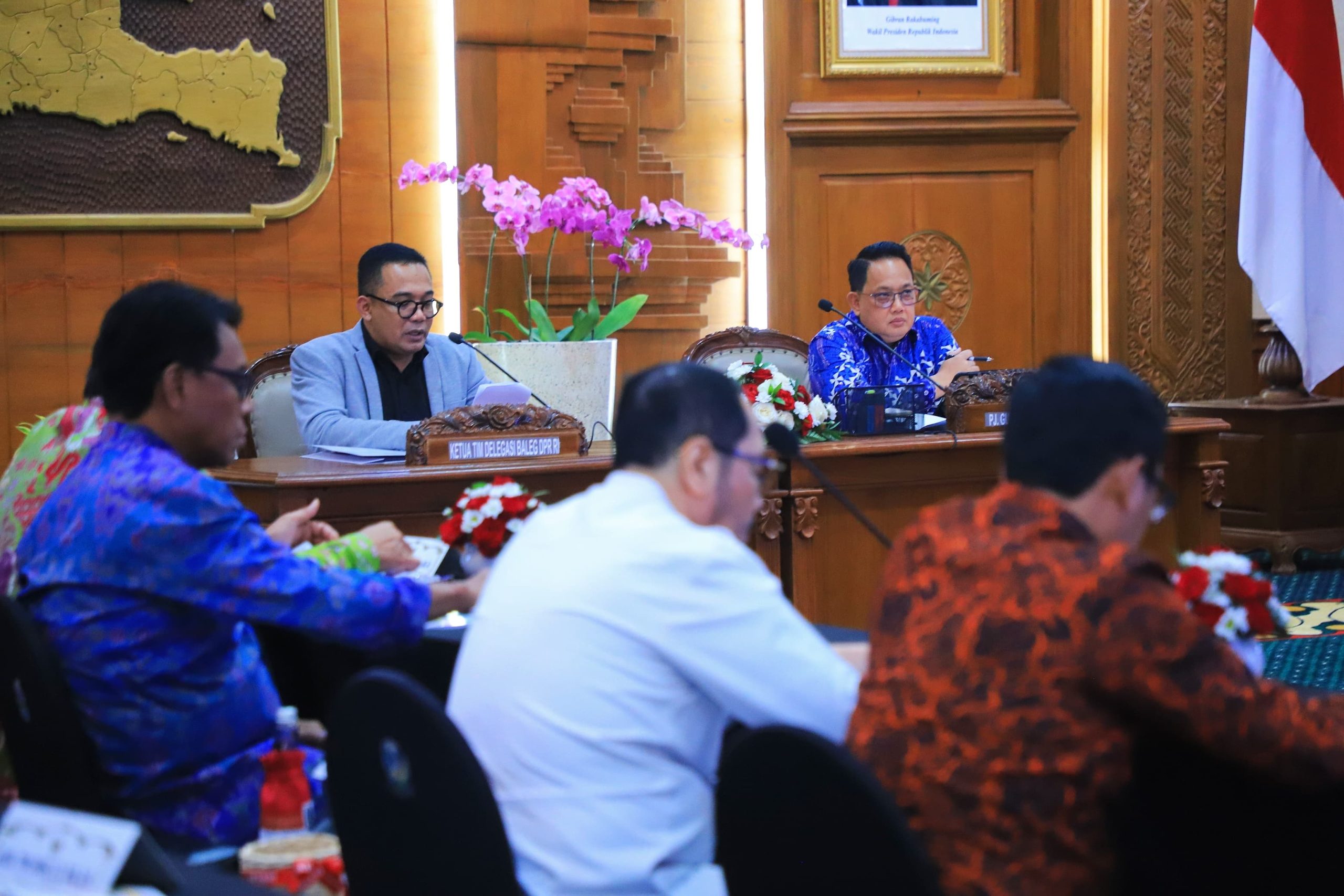 Pj. Gubernur Adhy Karyono Terima Kunjungan Baleg DPR, Ini yang Dibahas