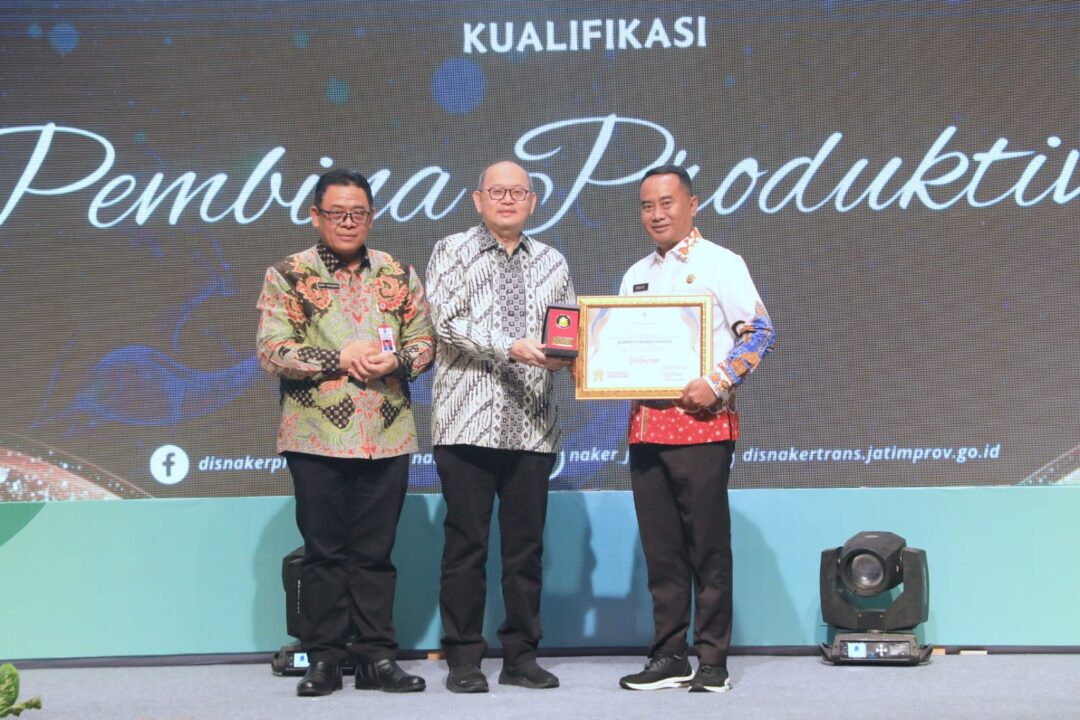 Enam Perusahaan Unggulan Jatim Terima Anugerah Sidhakarya