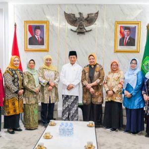 Awali Kongres Ke 18 Muslimat, Khofifah Ajak Pengurus PP Muslimat Silaturahmi ke Menteri Agama Awali Kongres Ke 18 Muslimat, Khofifah Ajak Pengurus PP Muslimat Silaturahmi ke Menteri Agama