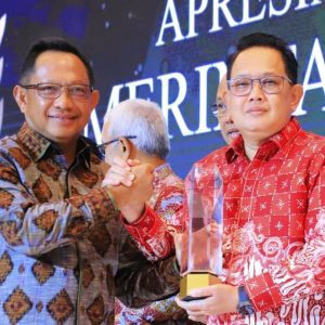 Pemprov Jatim Raih Penghargaan Daya Saing Daerah Kategori Fiskal Tinggi